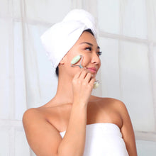 Load image into Gallery viewer, Daily Concepts Daily Jade Facial Roller