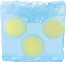 Load image into Gallery viewer, Bomb Cosmetics Freeze the Day Mini Cracker Gift Pack