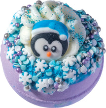 Load image into Gallery viewer, Bomb Cosmetics Freeze the Day Mini Cracker Gift Pack