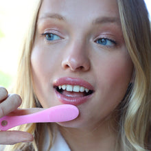 Load image into Gallery viewer, Daily Concepts Daily Lip Scrubber Blue
