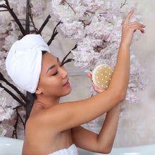 Load image into Gallery viewer, Daily Concepts Daily Detox Massaging Brush
