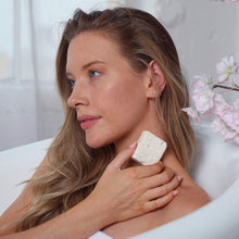 Load image into Gallery viewer, Daily Concepts Multi Functional Soap Sponge Mother of Pearl
